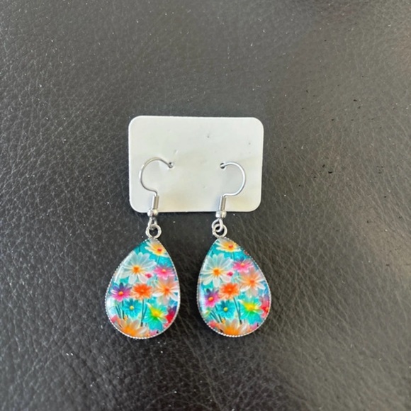 Rainbow Daisy Floral Teardrop Earrings - Picture 3 of 4